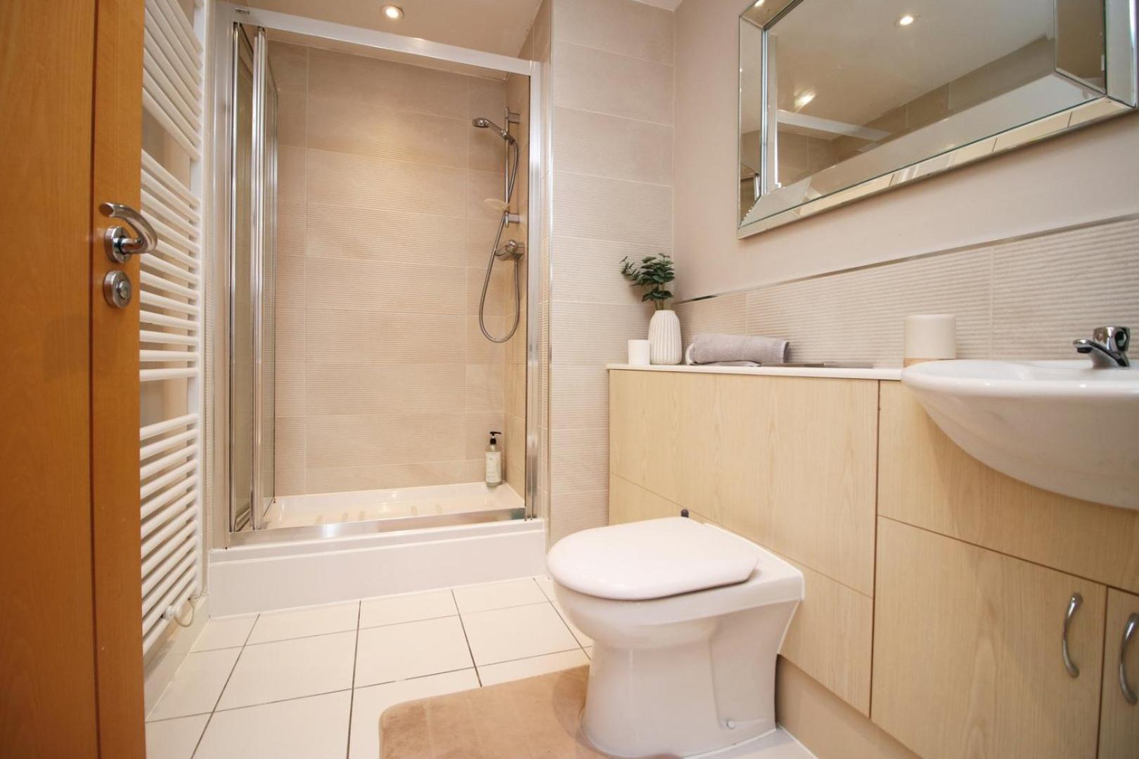 Perfect Getaway In Cardiff Marina Exterior foto
